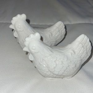 NWOT- white chicken, ceramic salt, and pepper shakers